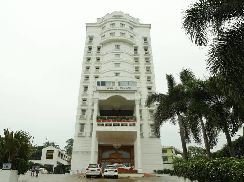 Joys Palace Hotel Thrissur Экстерьер фото