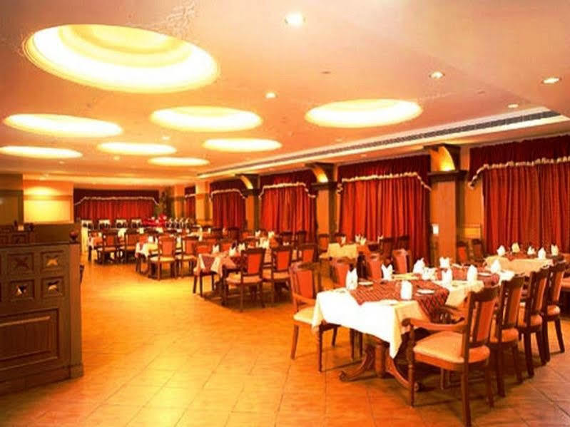 Joys Palace Hotel Thrissur Экстерьер фото