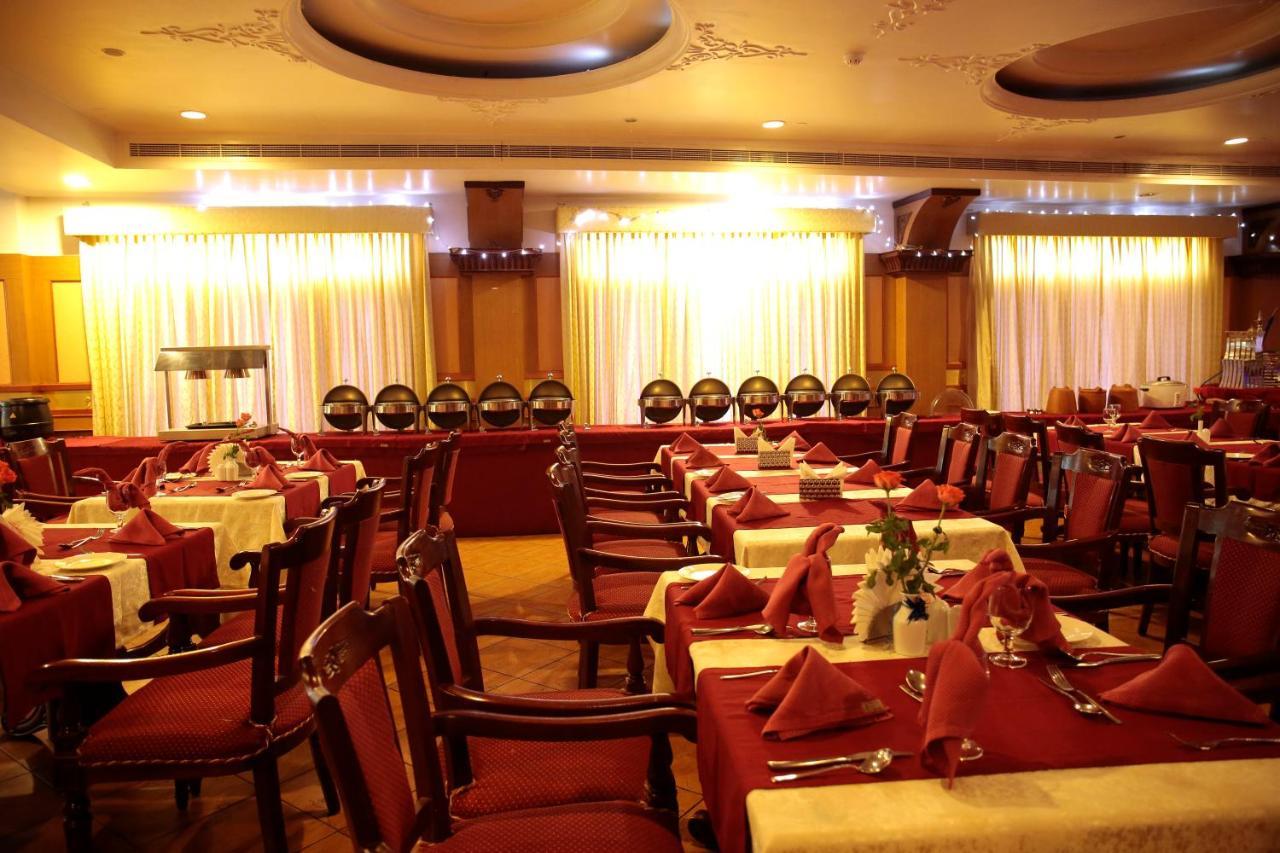 Joys Palace Hotel Thrissur Экстерьер фото