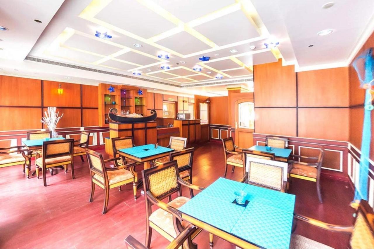 Joys Palace Hotel Thrissur Экстерьер фото
